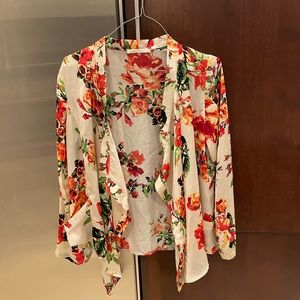 Batik Beautiful floral flowy jacket no buttons